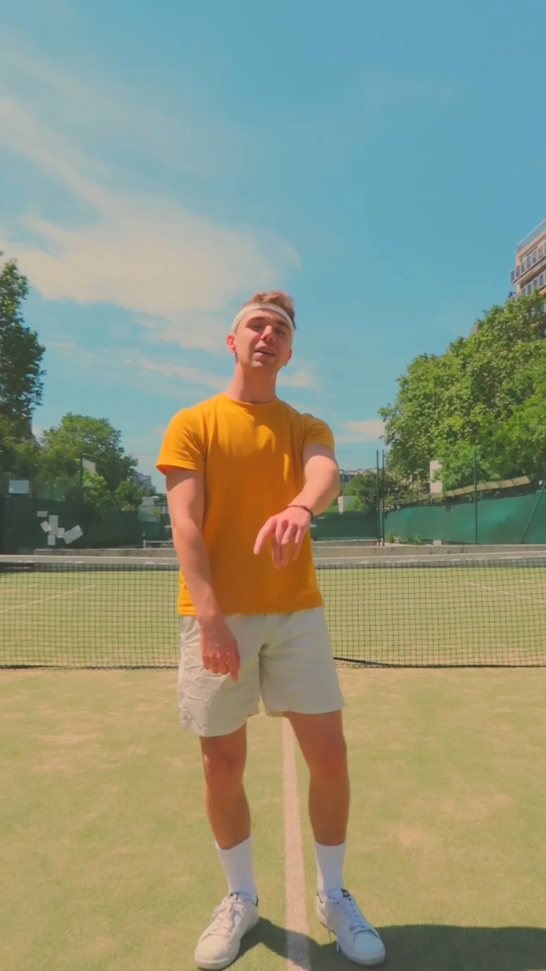 "Tennis Skirt" - CLOUD VINCENT (PORTABLE MUSIC VIDEO) — still 4
